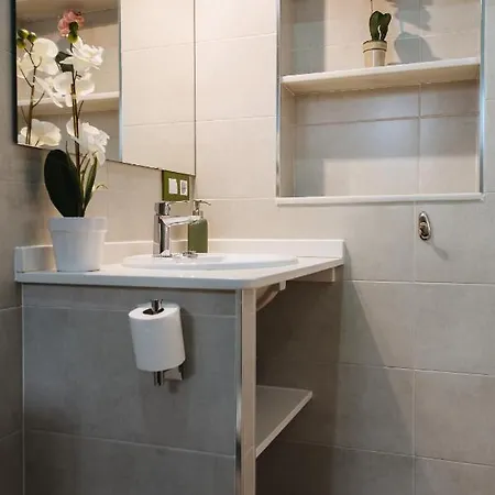 Sbh1 Beautiful 1 Bedroom In Center Apartamento Sevilha